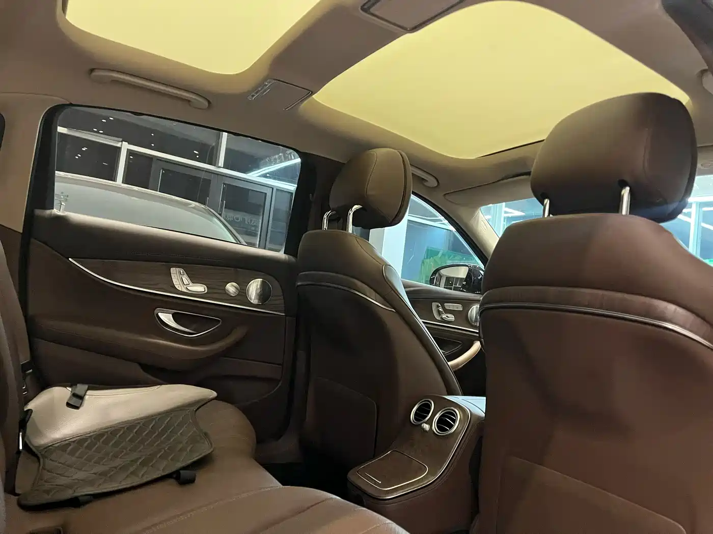 Mercedes-Benz E-Class 2021 E 300 L Luxury фото 9