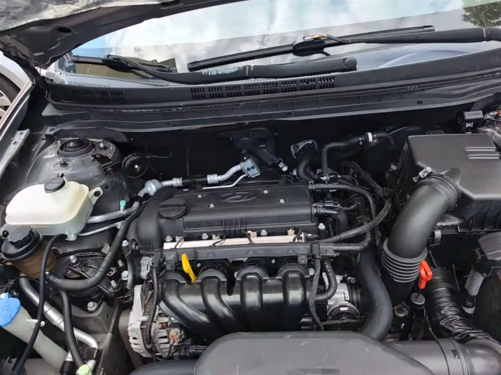 Hyundai Elantra 2015 1.6L Automatic Comfort фото 20
