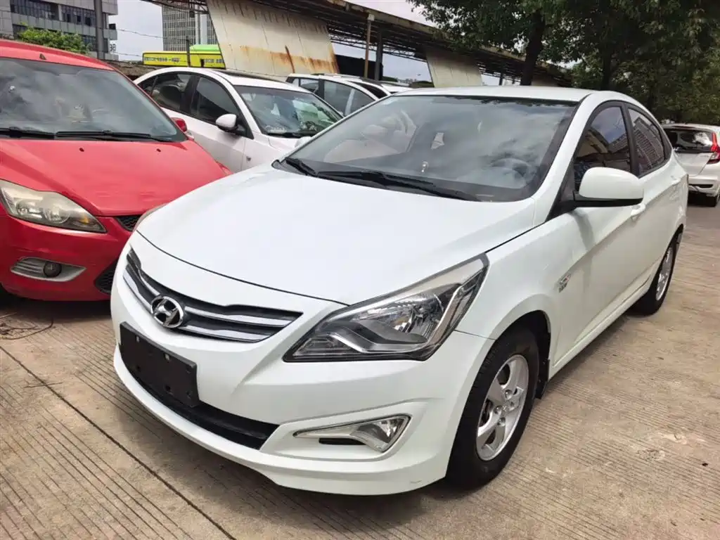 HYUNDAI RENA