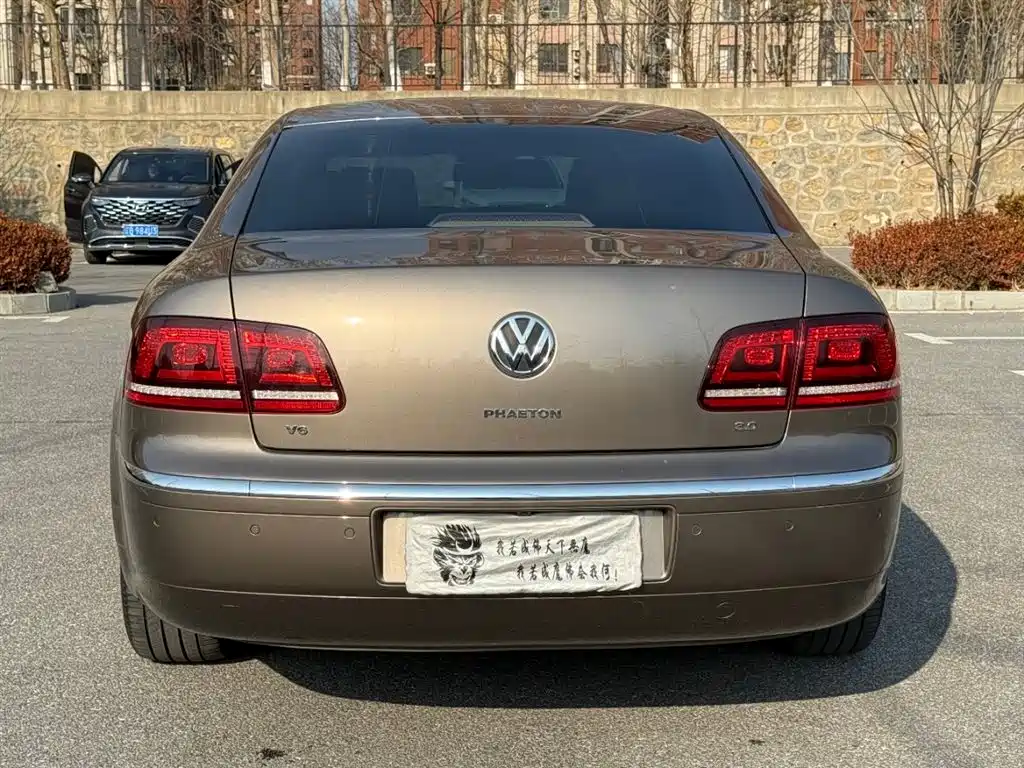 Volkswagen Phaeton 2015 Model 3.0L Smart Enjoyment Edition фото 8
