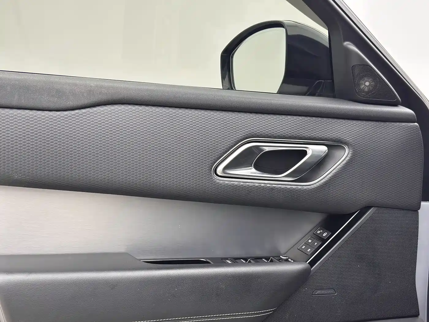 Land Rover Range Rover Velar 2018 P300 R-DYNAMIC S фото 14
