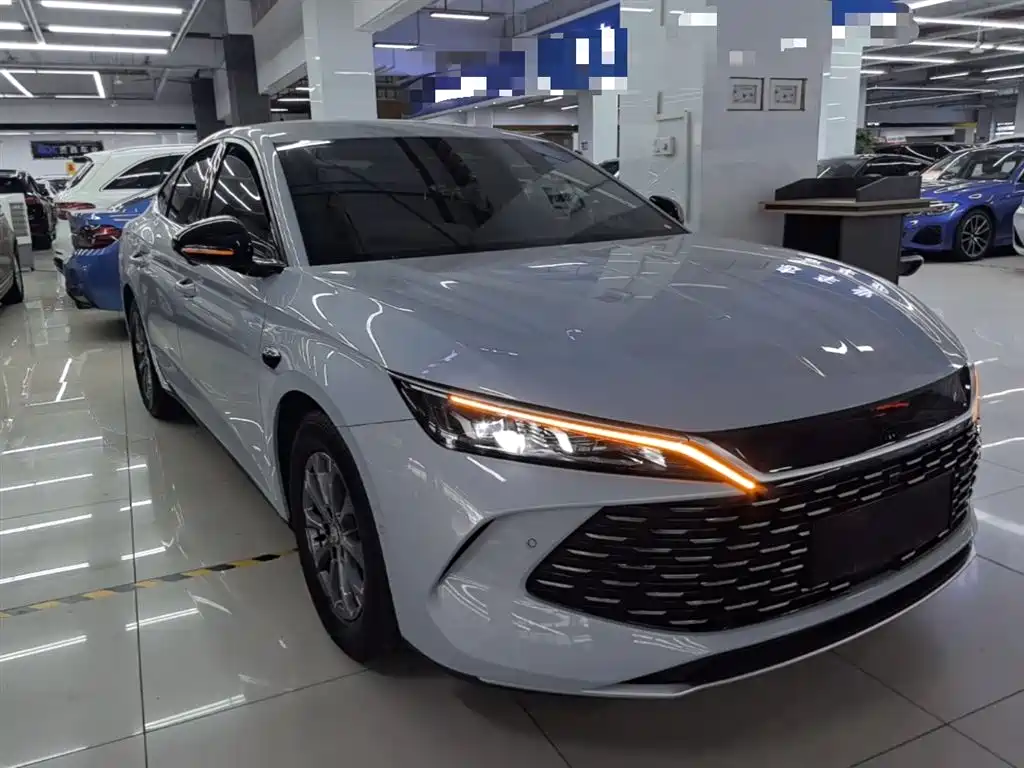 BYD Qin L 2025 DM-i Smart Drive Edition 80KM Leading фото 4