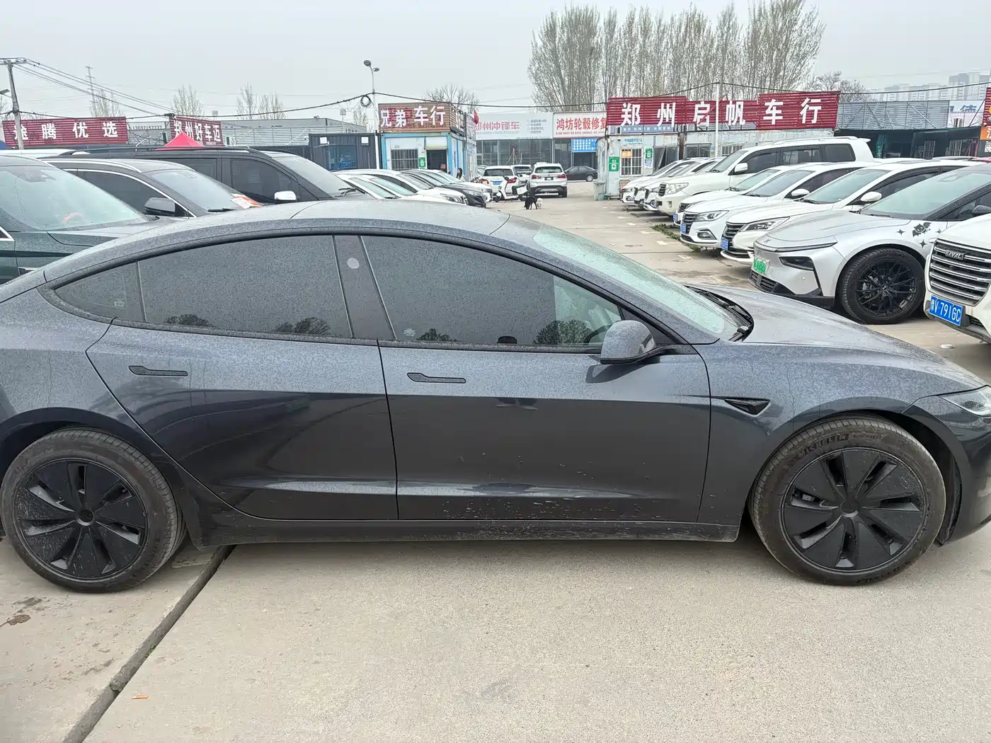 TESLA MODEL 3
