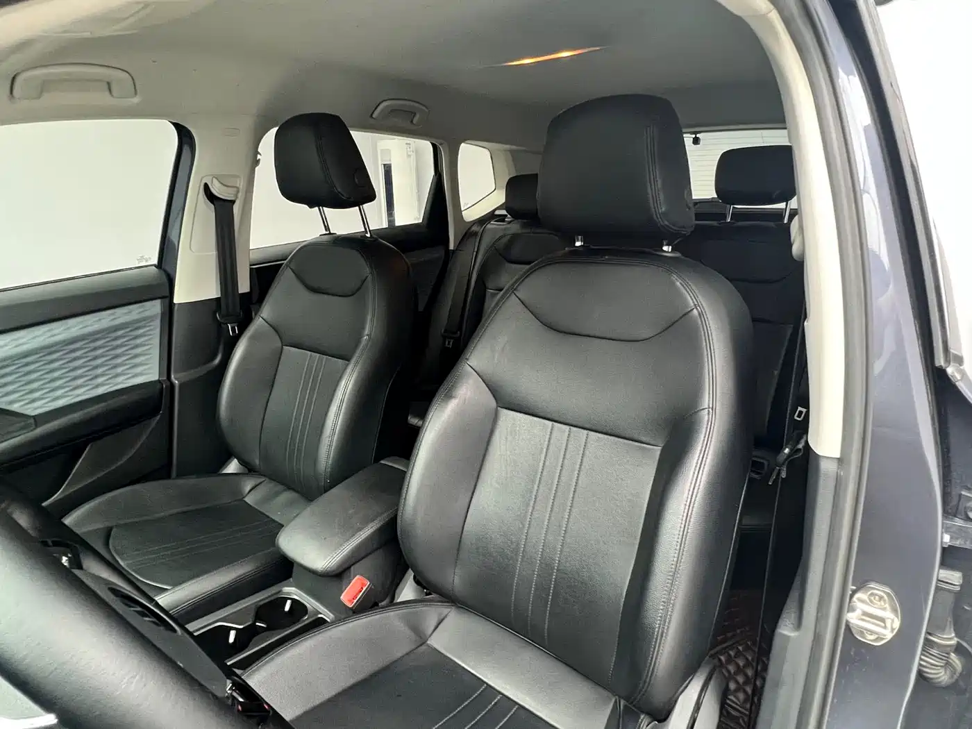 Volkswagen Tharu 2022 280TSI 2WD Trend фото 11