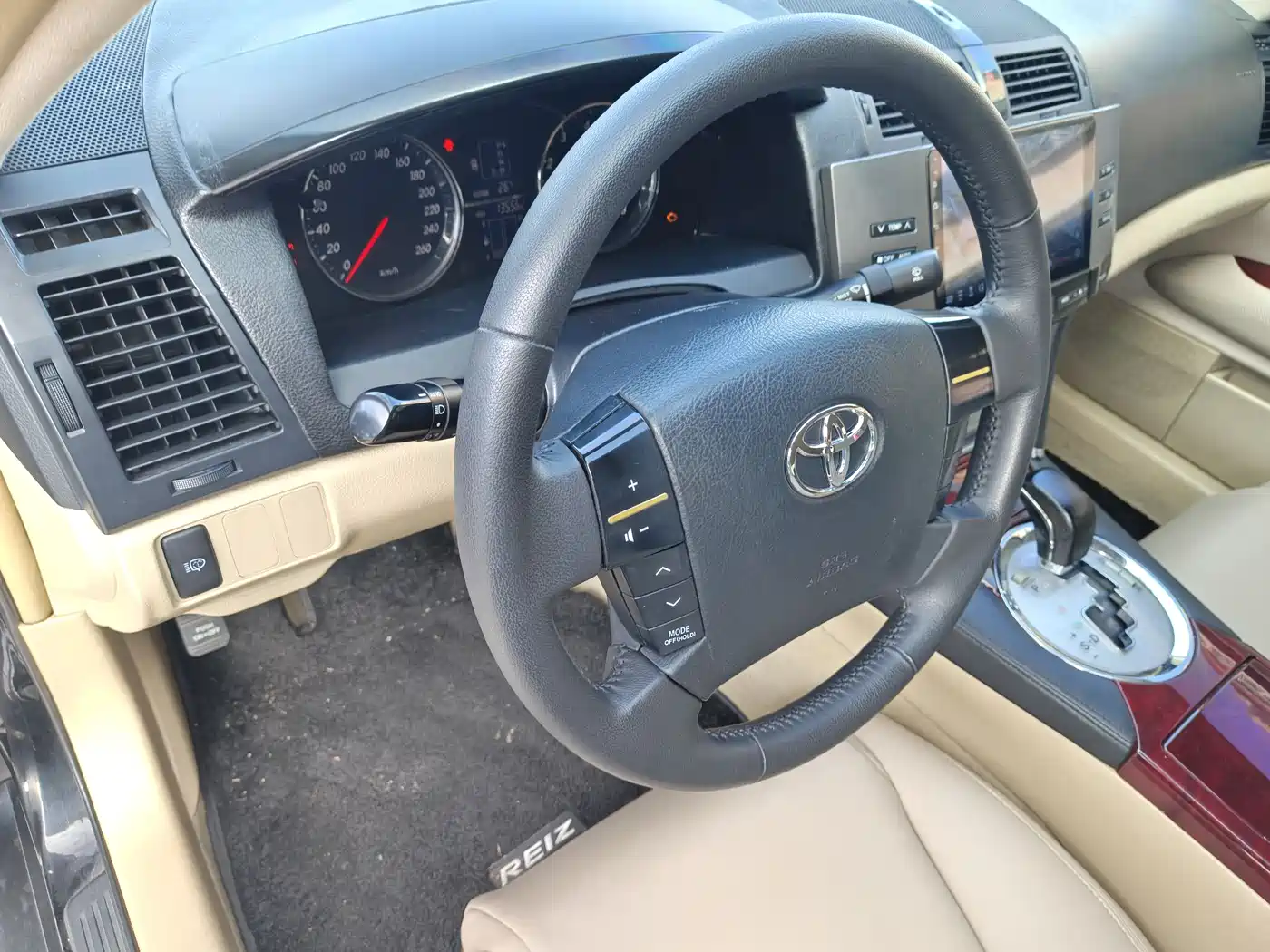 Toyota Reiz 2008 2.5S Special Navigation Edition фото 28
