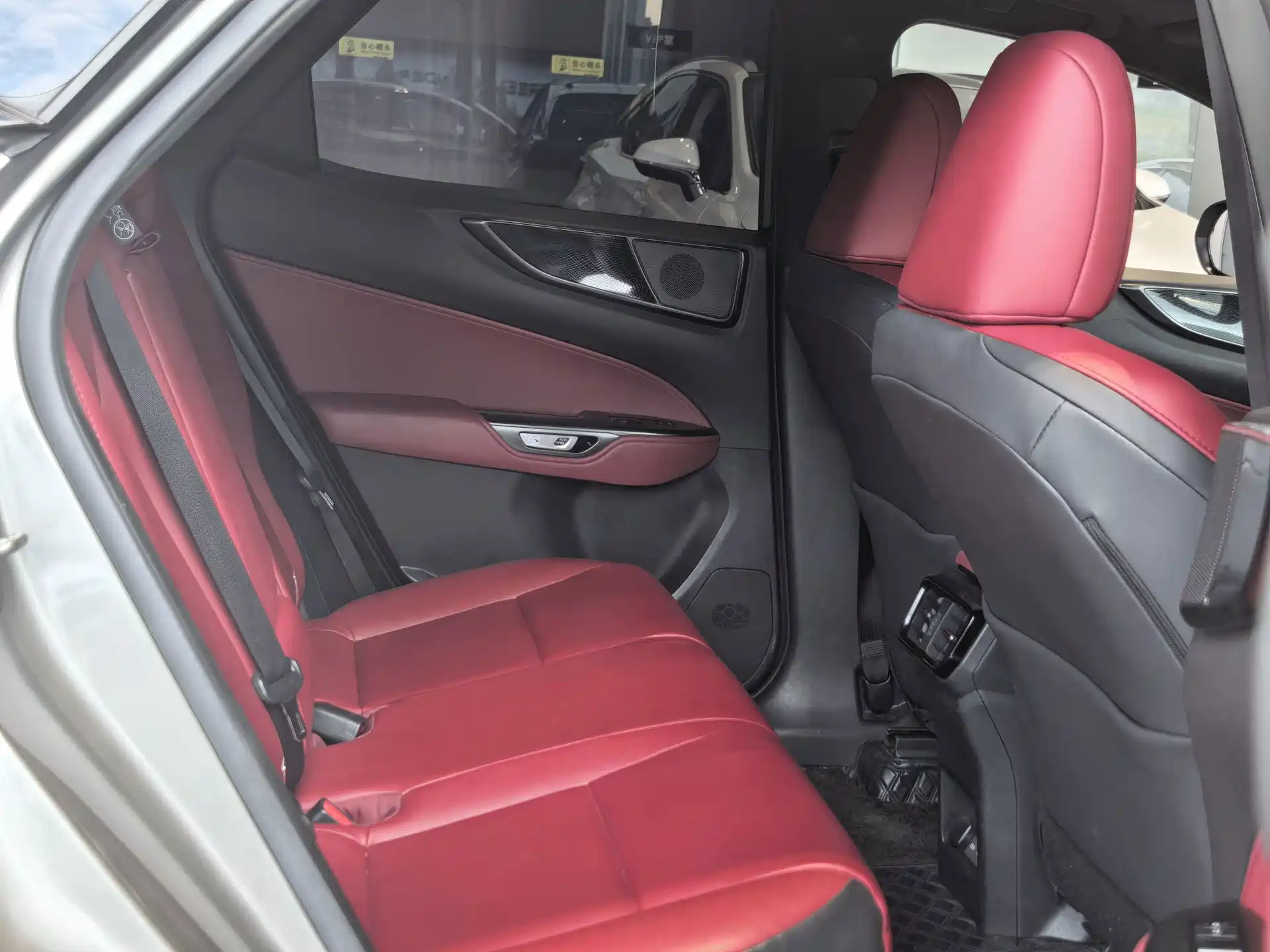 Photo 9 - Lexus NX