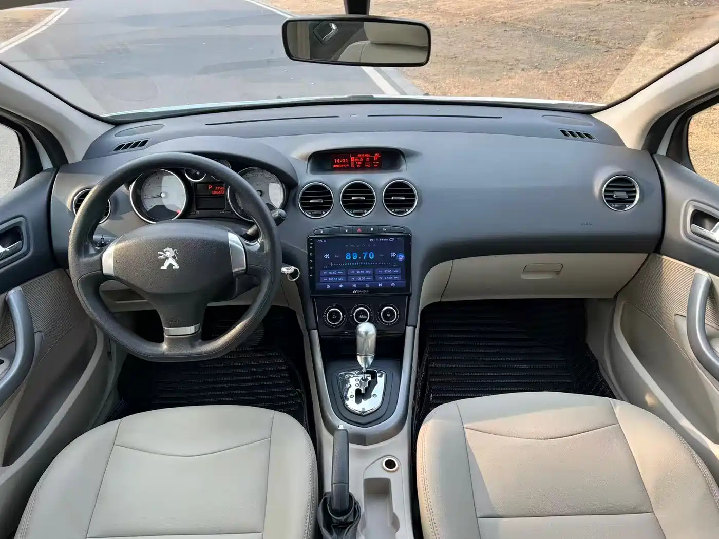 Peugeot 408 2013 2.0L Automatic Comfort Edition фото 6