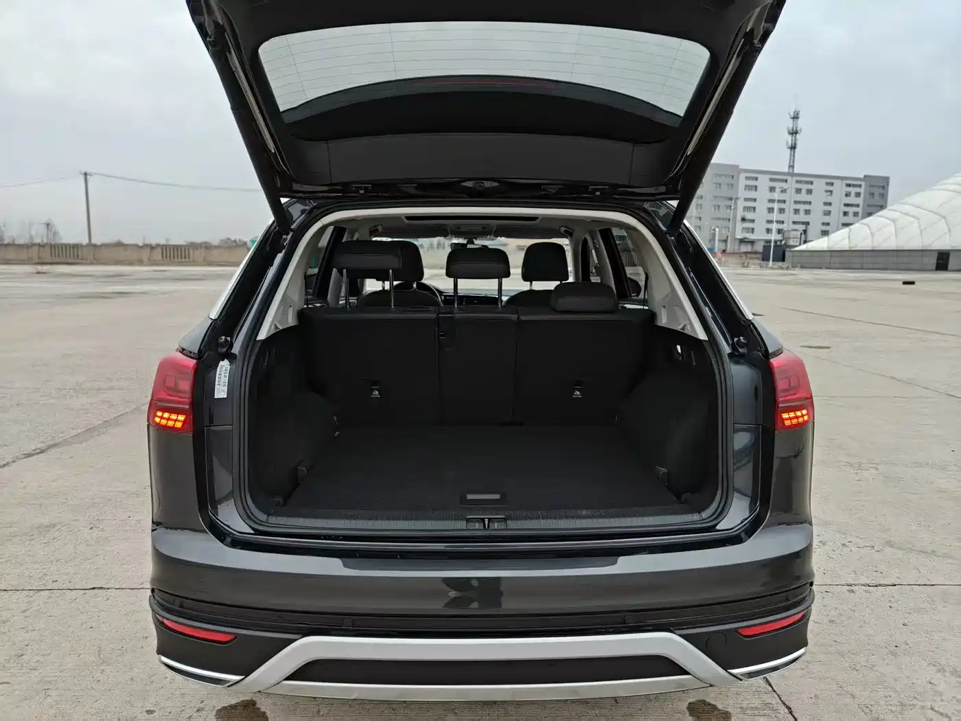 Volkswagen Tayron 2022 280TSI 2WD Luxury Smart Connect Edition фото 8
