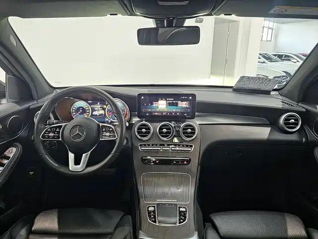 Mercedes-Benz GLC 2021 GLC 260 L 4MATIC Luxury — фото 5