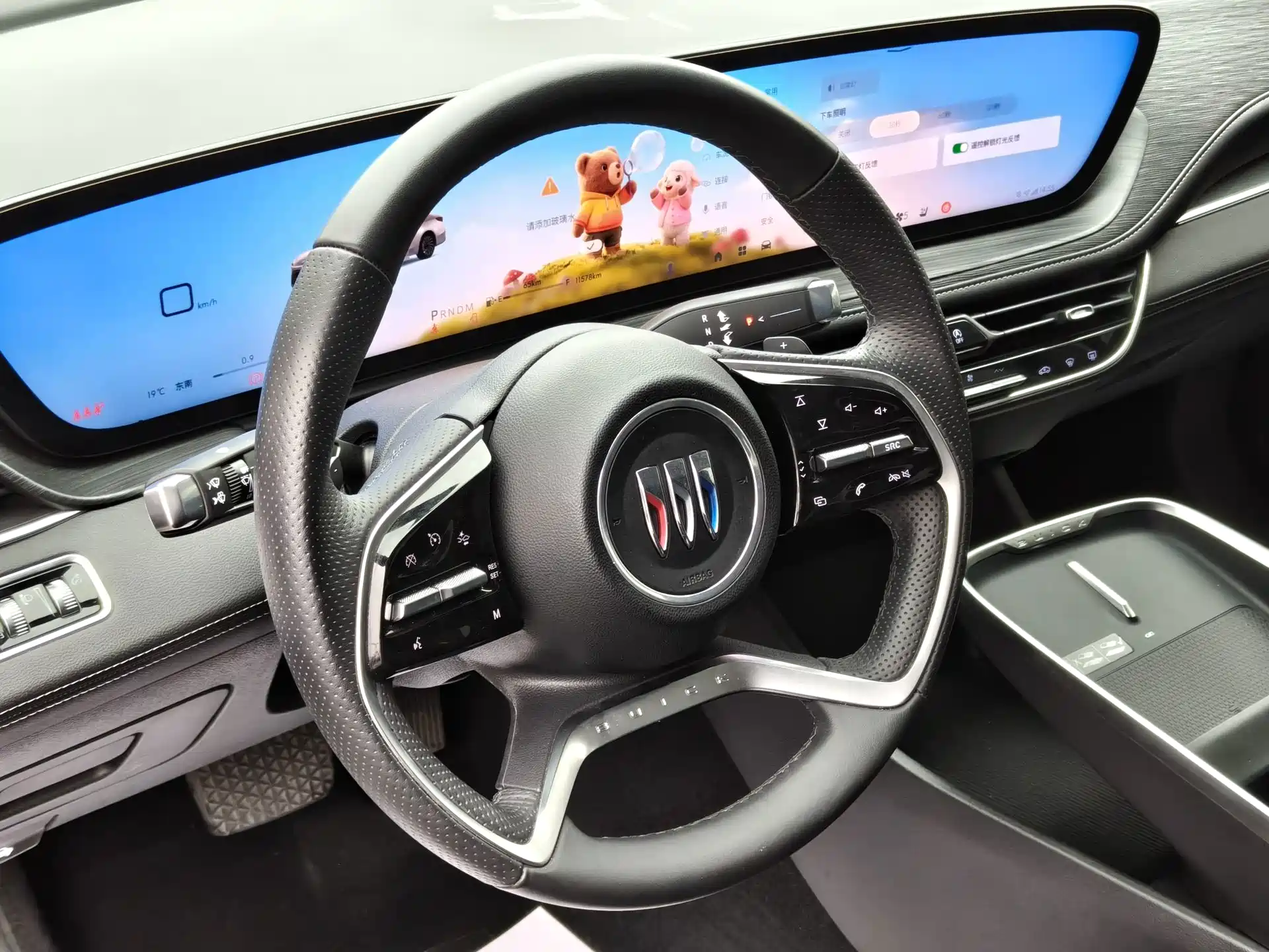 Photo 8 - Buick LaCrosse