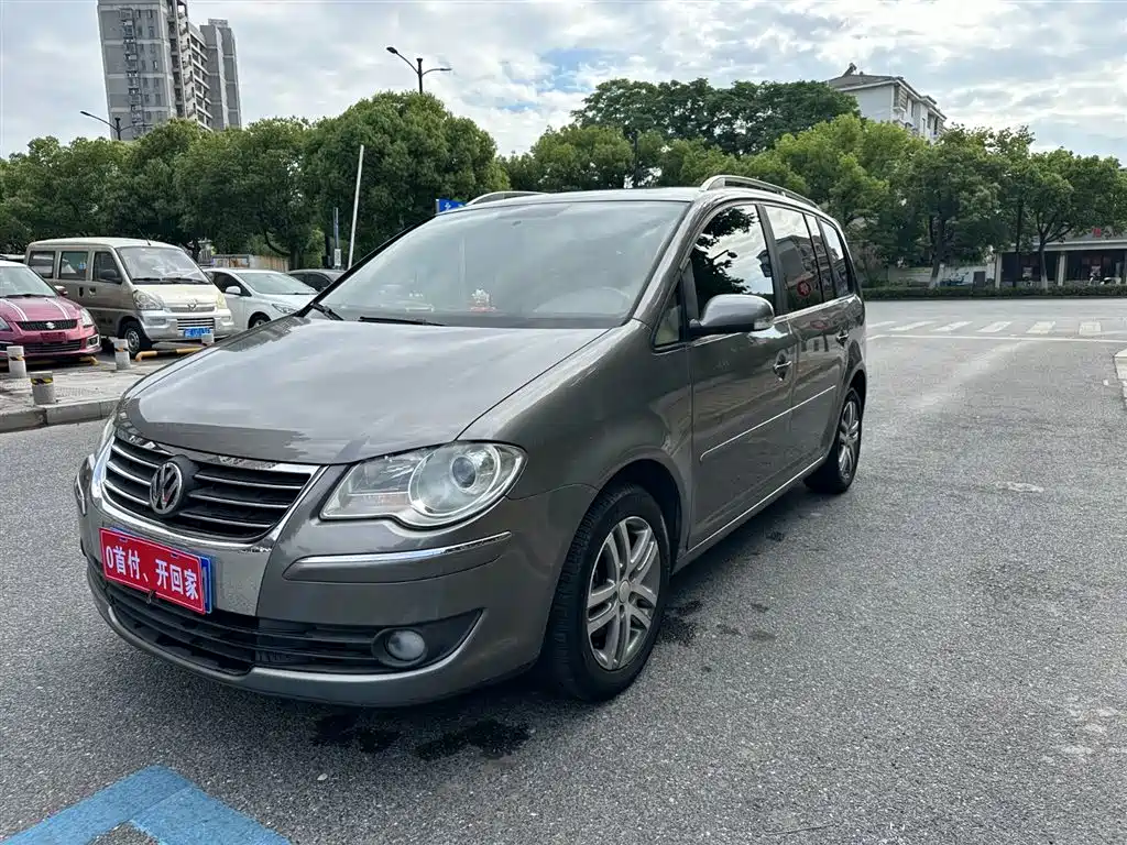 Volkswagen Touran 2008 Model 1.8T Premium Smart Edition Automatic 5-Seater