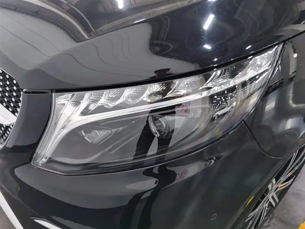 Mercedes-Benz V-Class 2022 V 260 L Long Wheelbase Luxury Edition фото 7