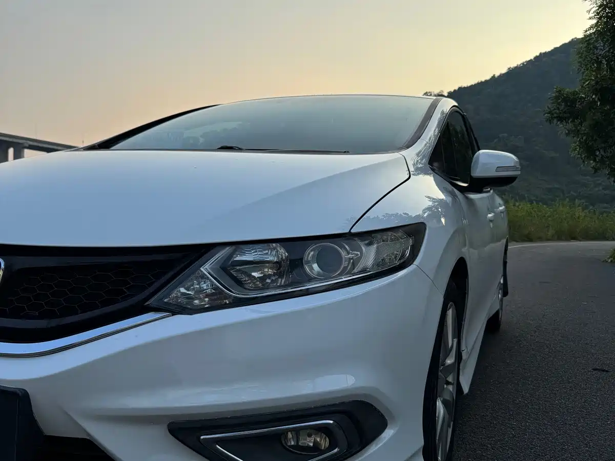 Фото 7 - Honda Jade