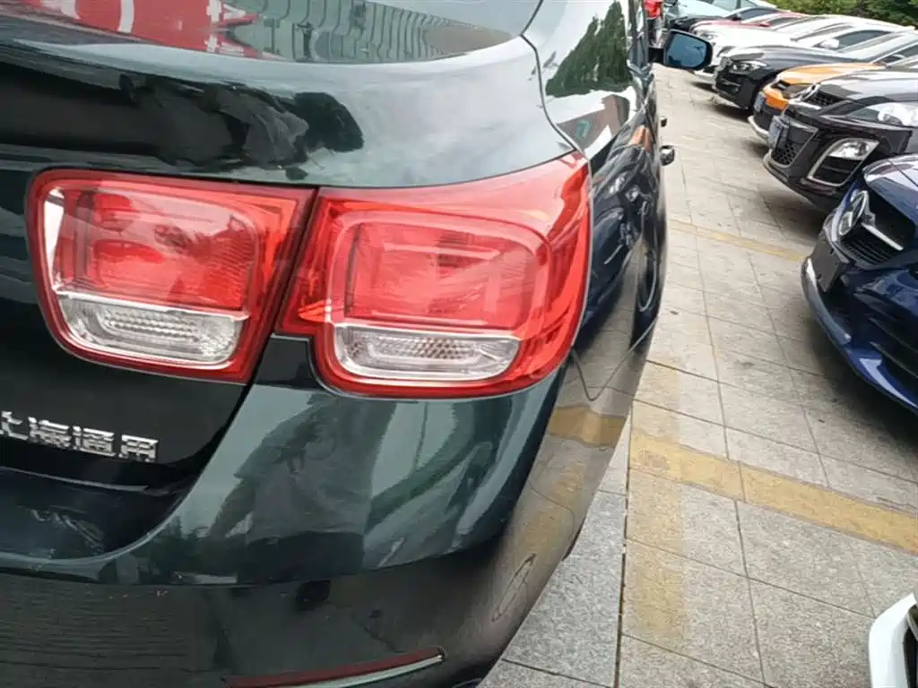 Chevrolet Malibu 2014 2.0L Automatic Luxury фото 8