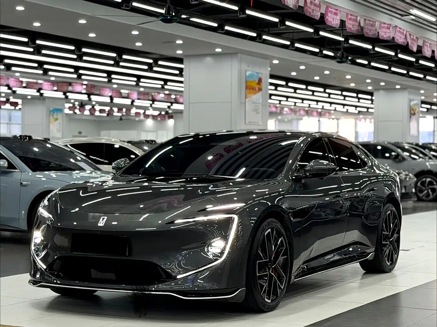  Avatr Avatr 12 2023 650 Triple Laser AWD Performance Edition