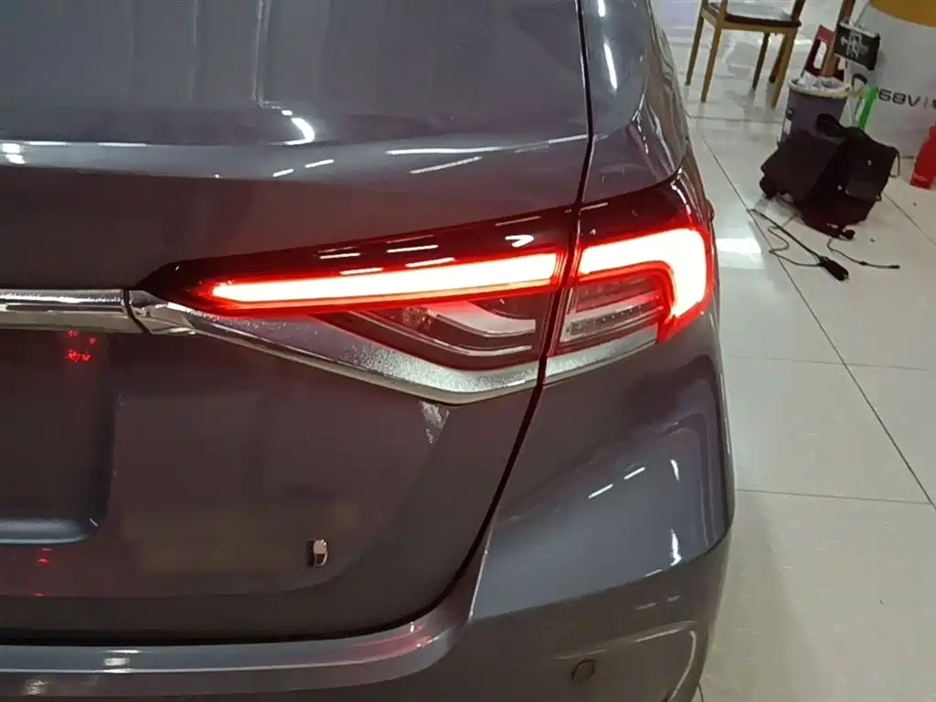 Toyota Corolla 2022 Hybrid 1.8L E-CVT Pioneer Edition фото 8