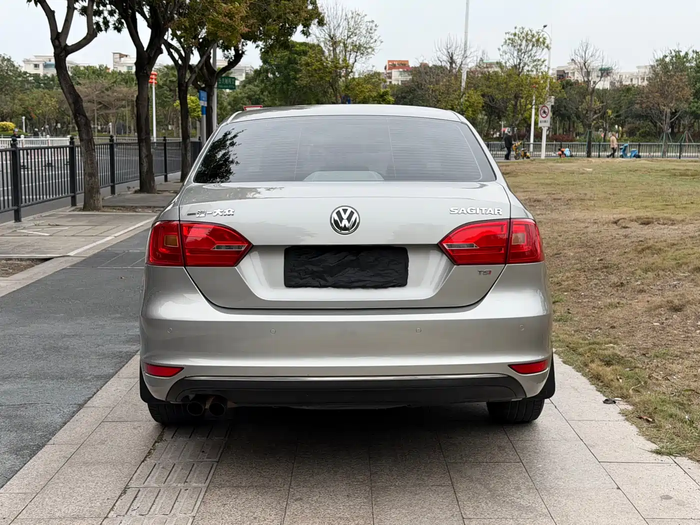 Volkswagen Sagitar 2014 1.4TSI Automatic Luxury фото 3