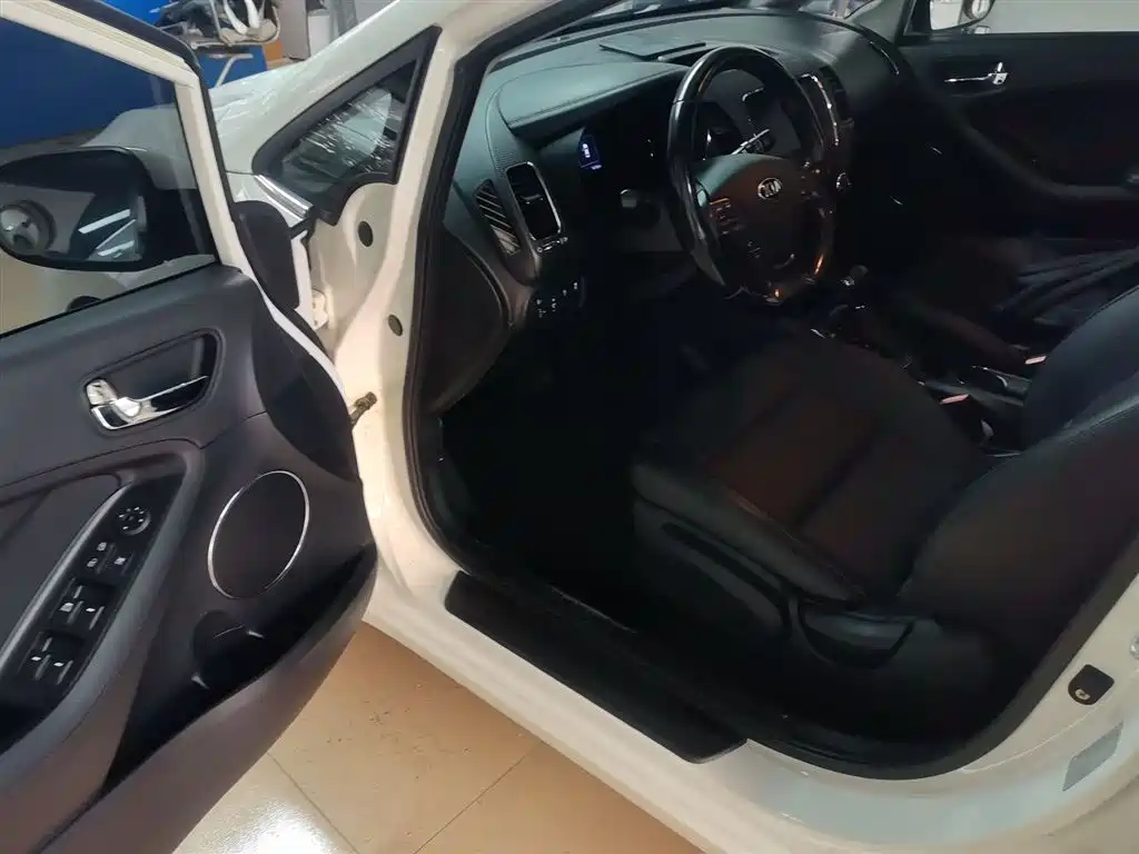 Kia K3 2016 1.6L Automatic DLX фото 12