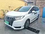 Фото 1 - Honda Elysion