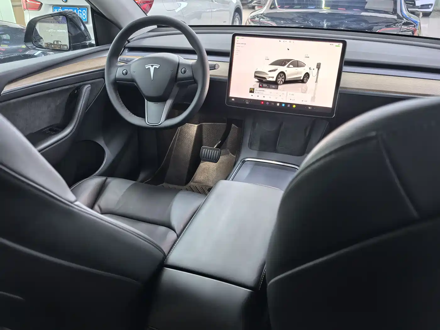 TESLA MODEL Y