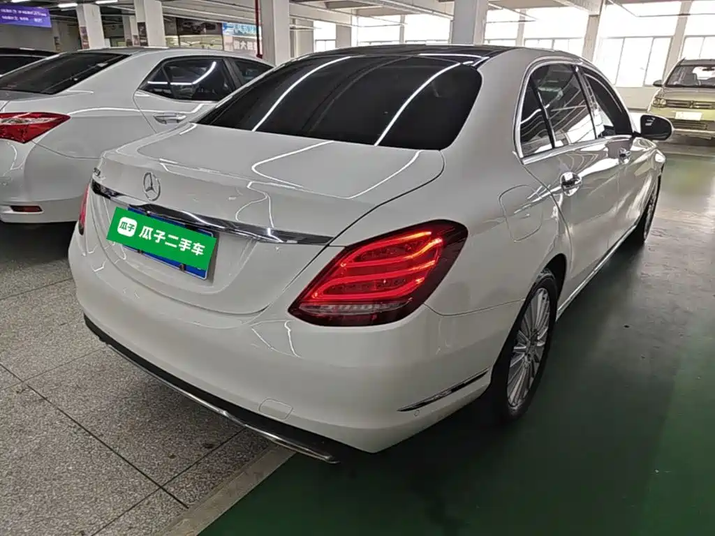 Фото 7 - Mercedes-Benz C-Class