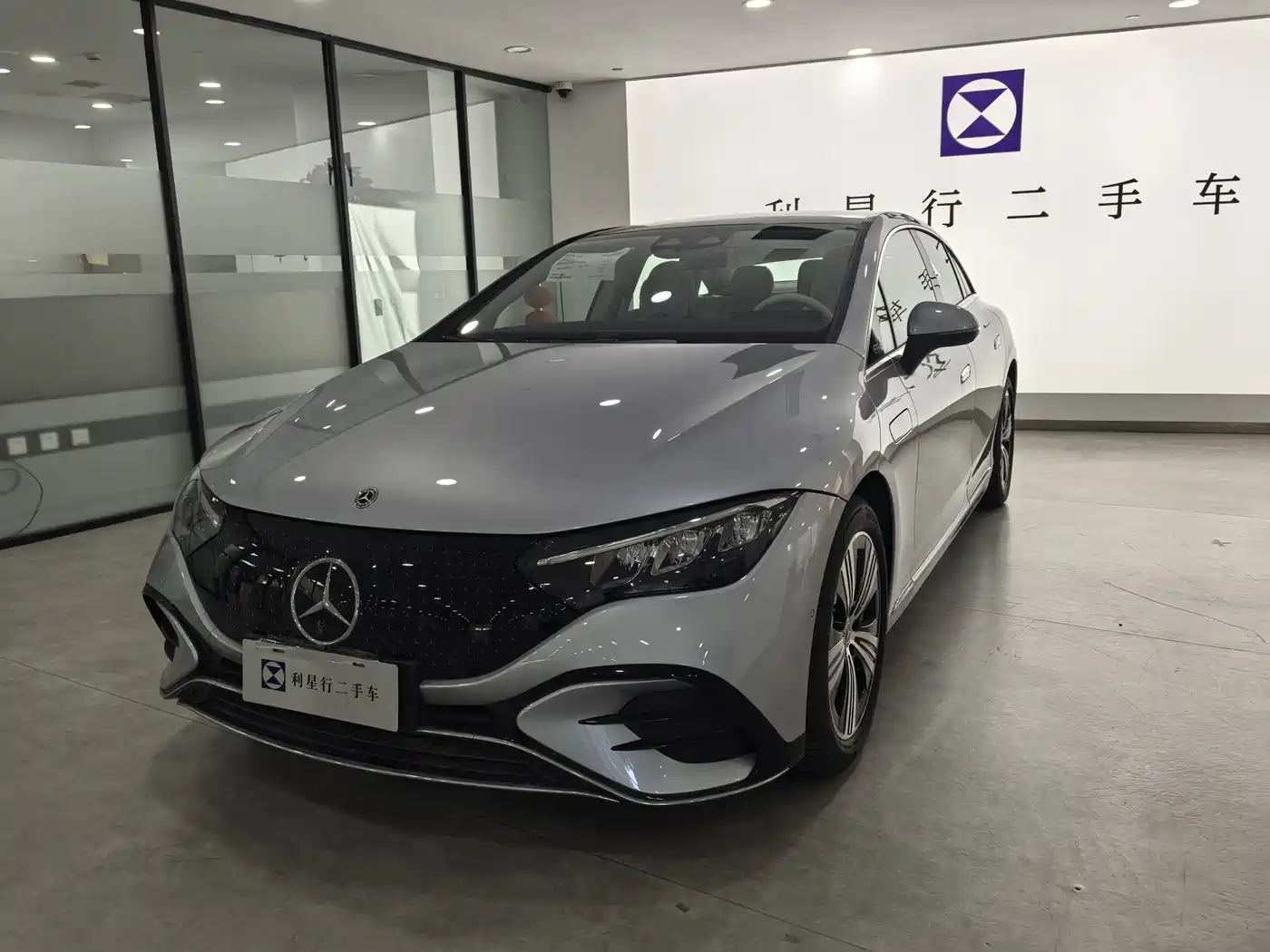 Mercedes-Benz EQE 2025 Model 500 4MATIC Luxury Edition