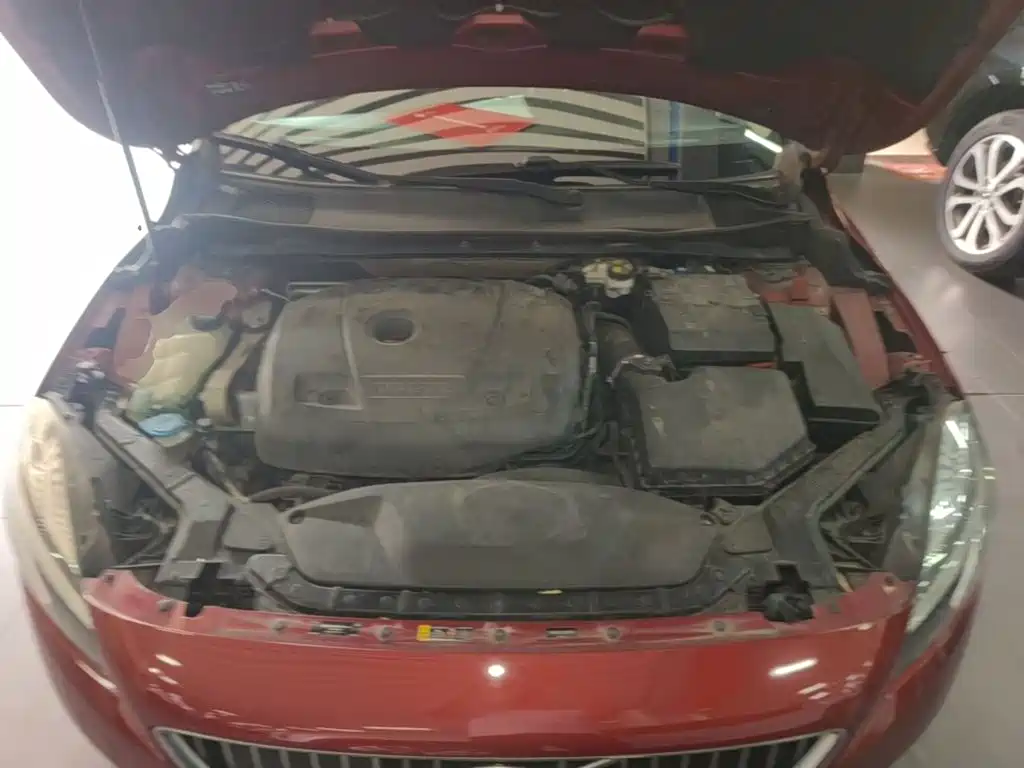 Volvo V40 2018 2017 T3 R-Design