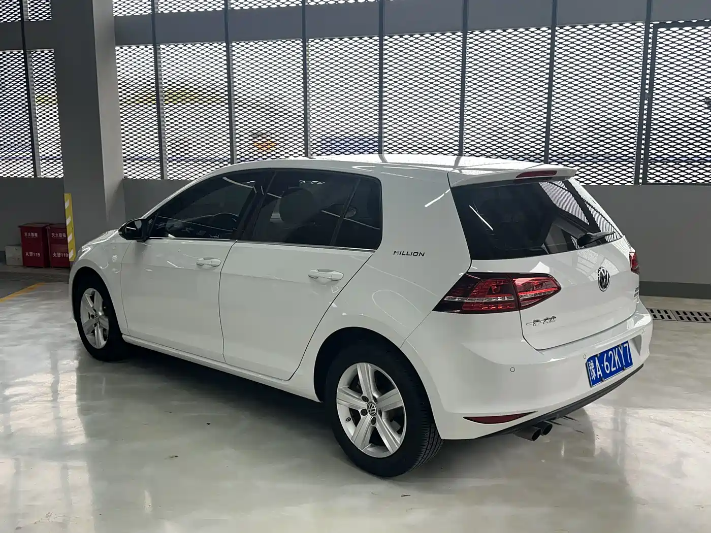 Volkswagen Golf 2017 230TSI Auto Comfort Millionth Anniversary Edition фото 8