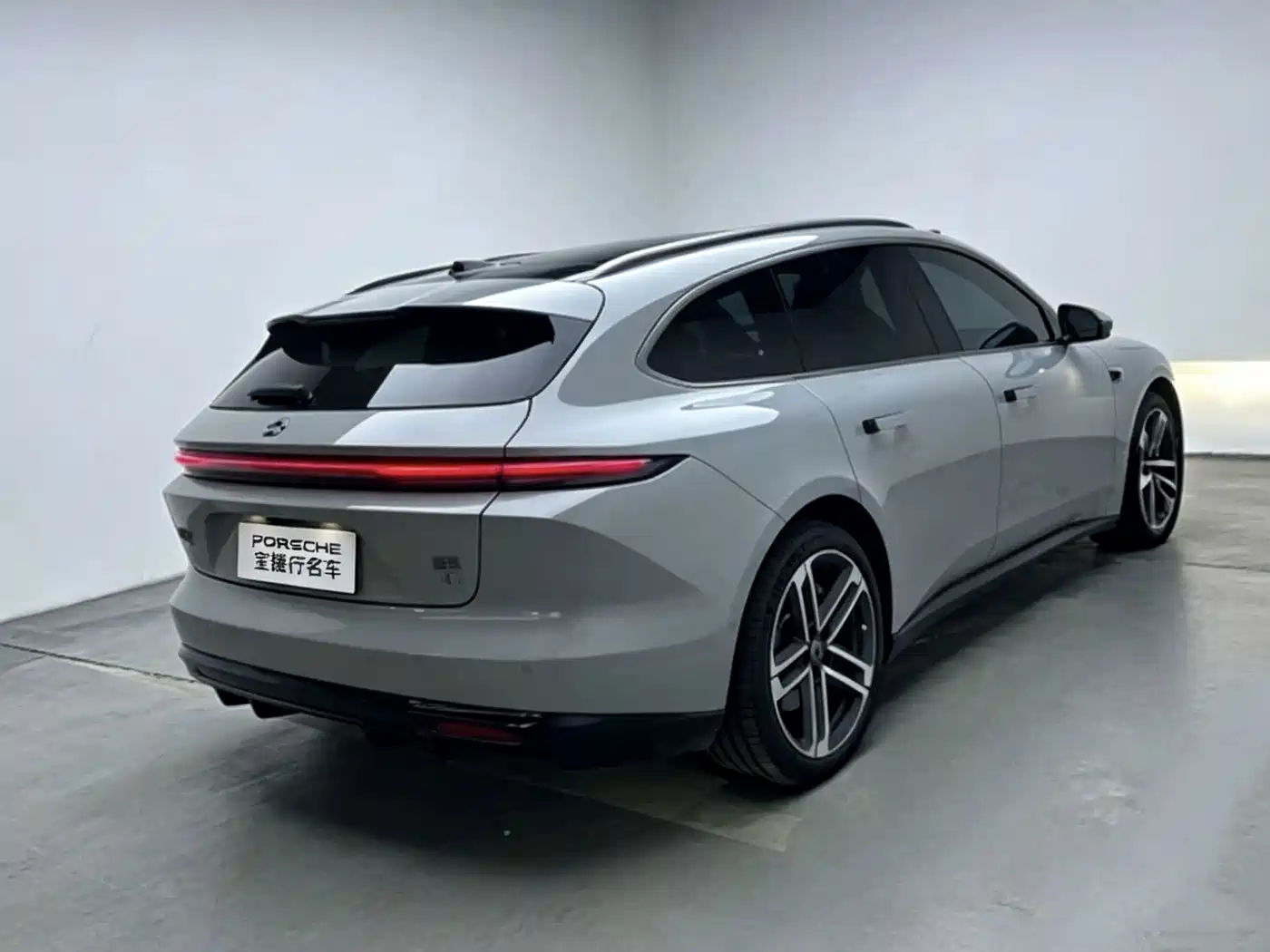 NIO ET5T 2026 2025 Model Champion Commemorative Edition 75kWh Touring