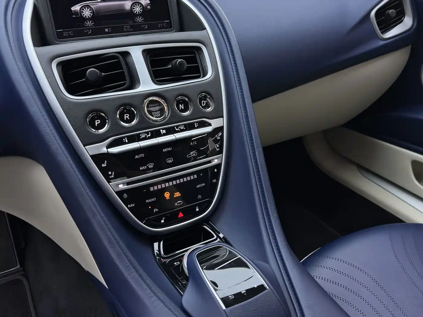 Aston Martin DB11 2020 2019 Model 4.0T V8 Coupe