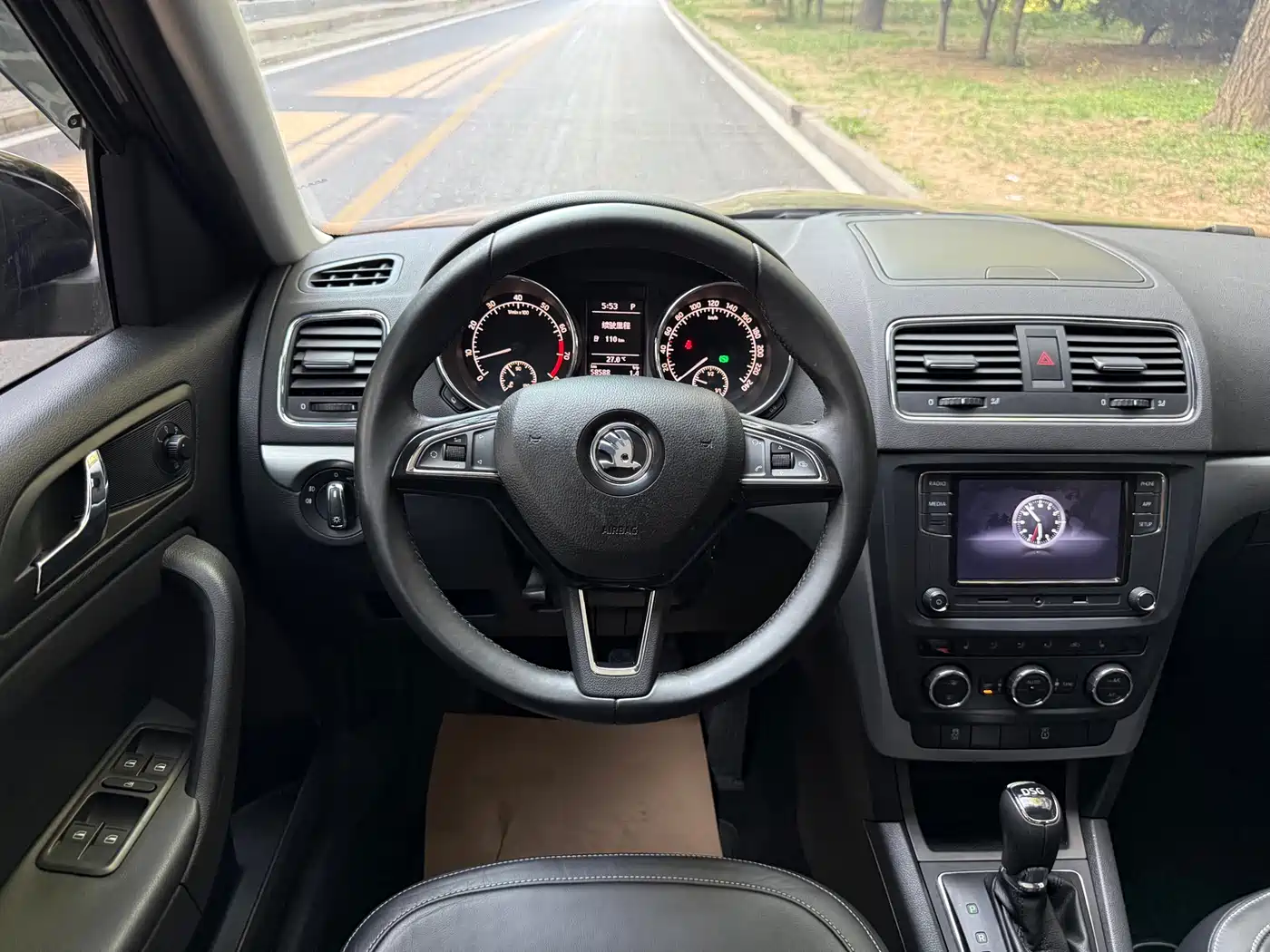 Škoda Yeti 2016 1.4TSI DSG Prestige Edition фото 9