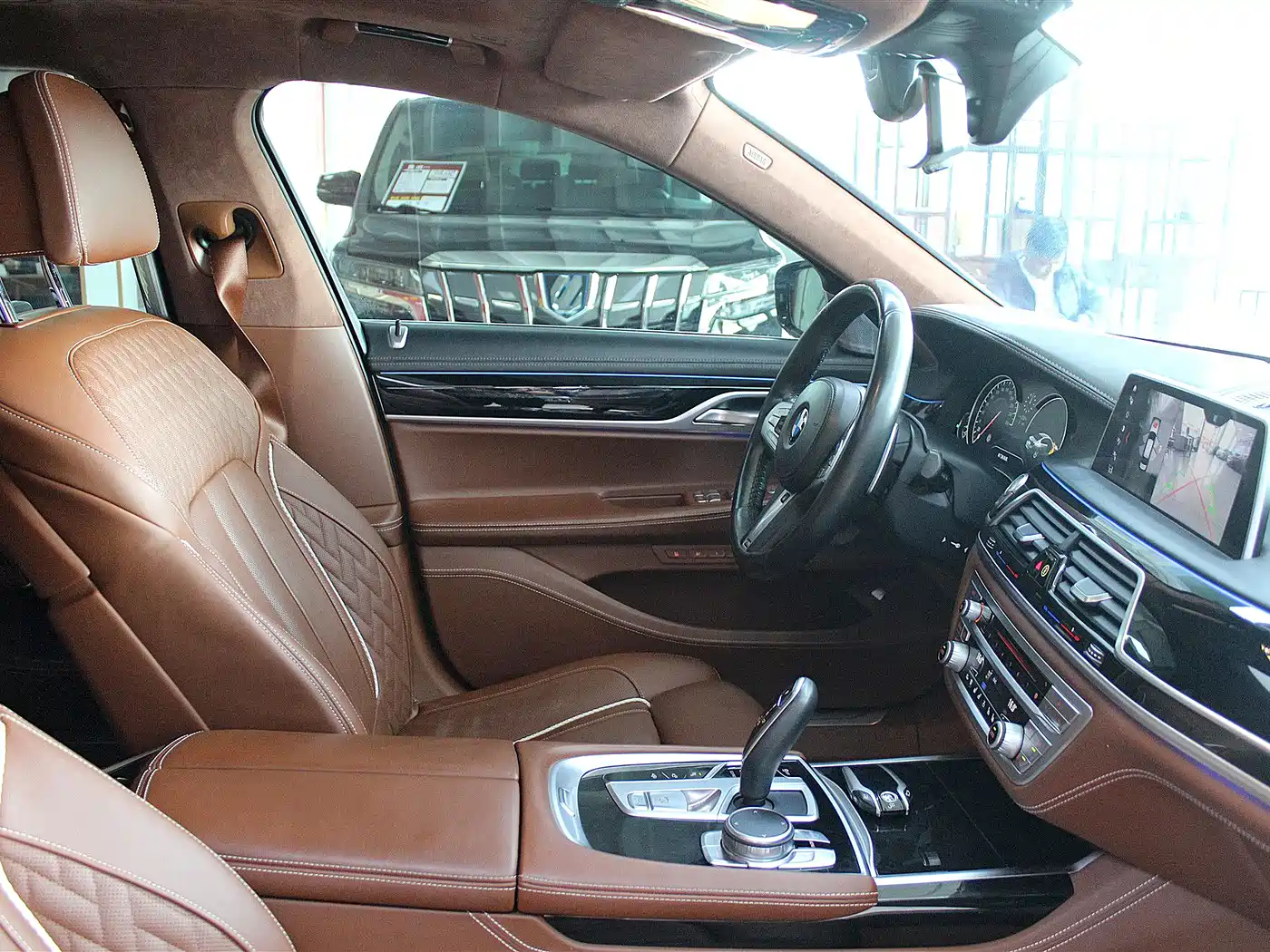 BMW 7 Series 2018 750Li xDrive M Sport Package фото 14