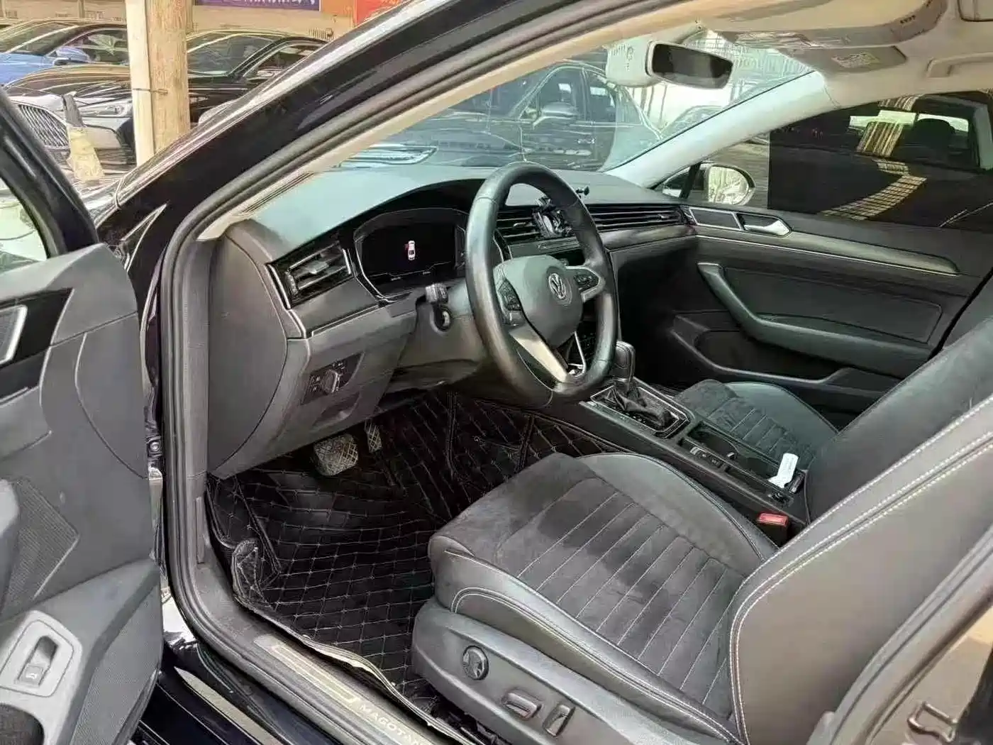 Volkswagen Magotan 2020 330TSI DSG Luxury фото 6