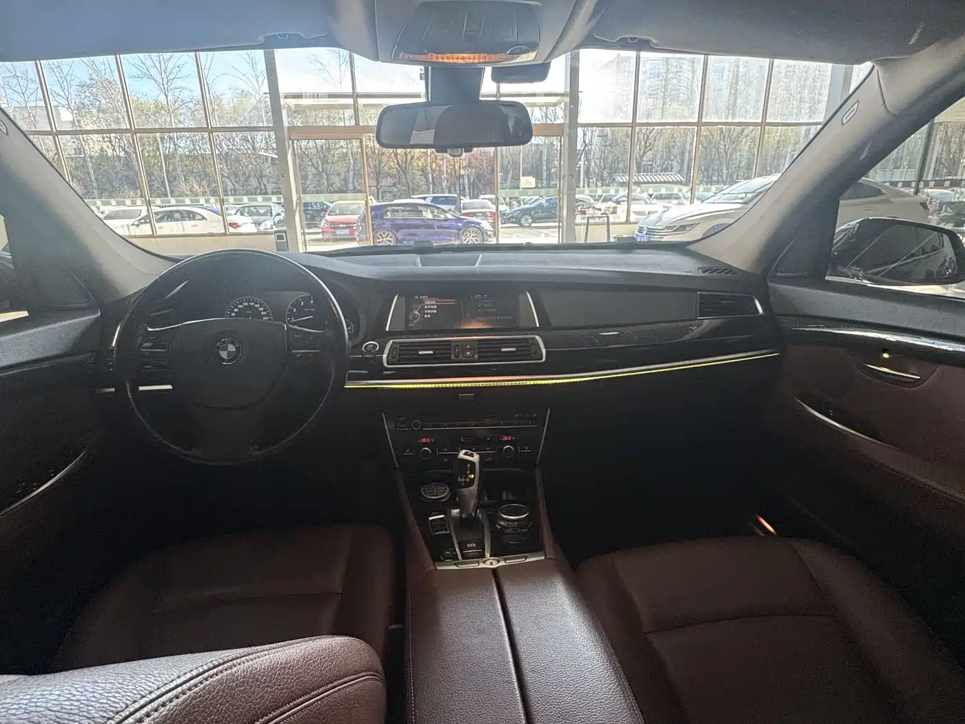BMW 5 Series GT 2014 528i Leading фото 6