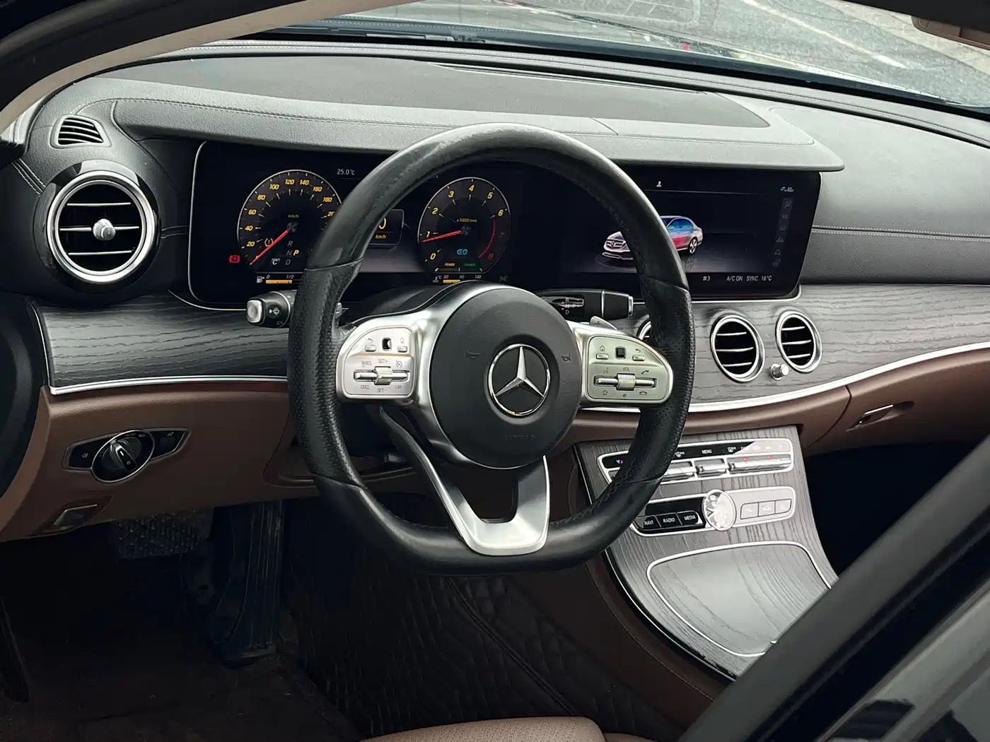 Mercedes-Benz E-Class 2020 Model E 260 L Sport фото 10