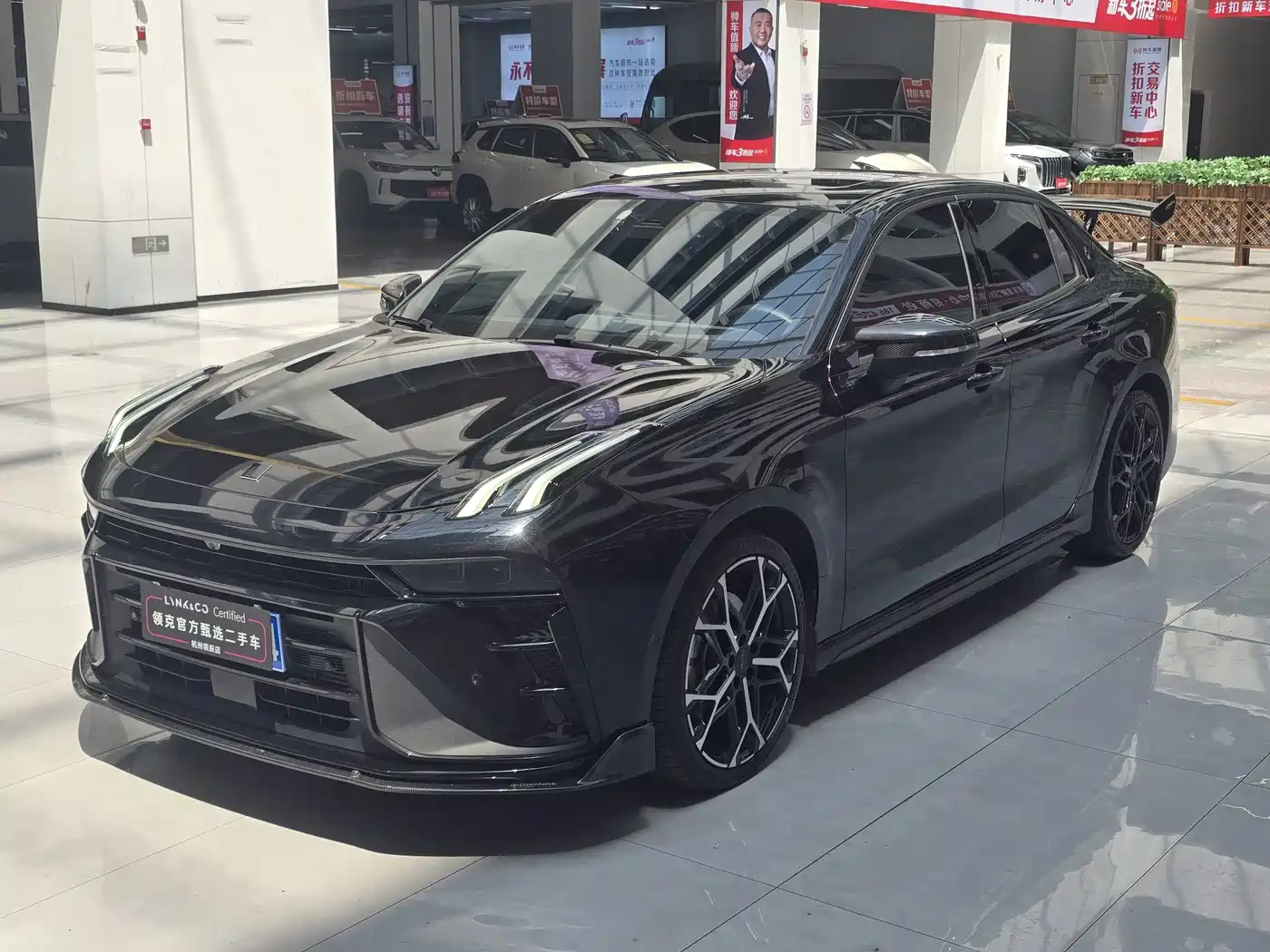Lynk & Co 03