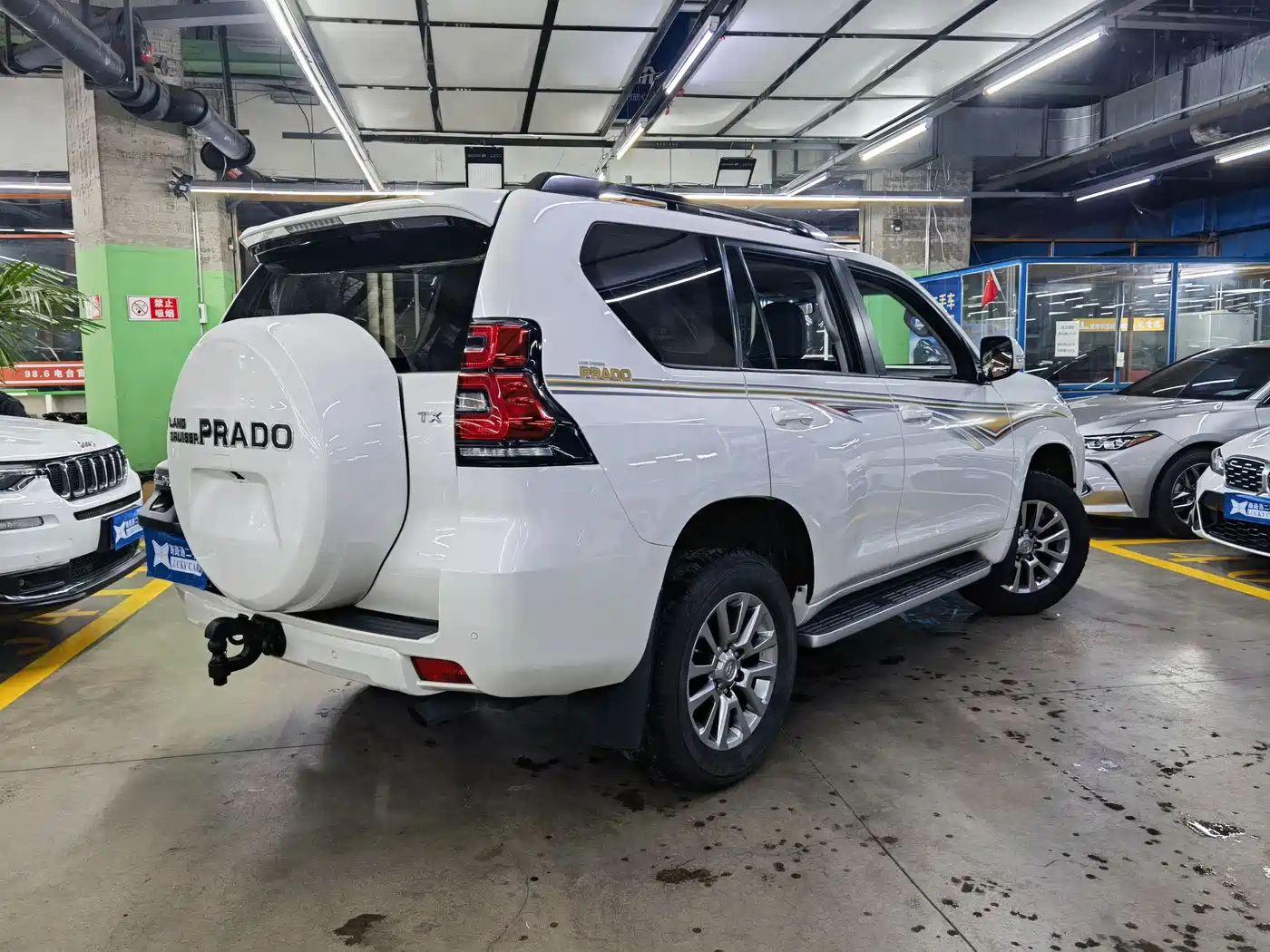 Toyota Prado 2018 3.5L Automatic TX-L NAVI Rear-mounted Spare Tire фото 6