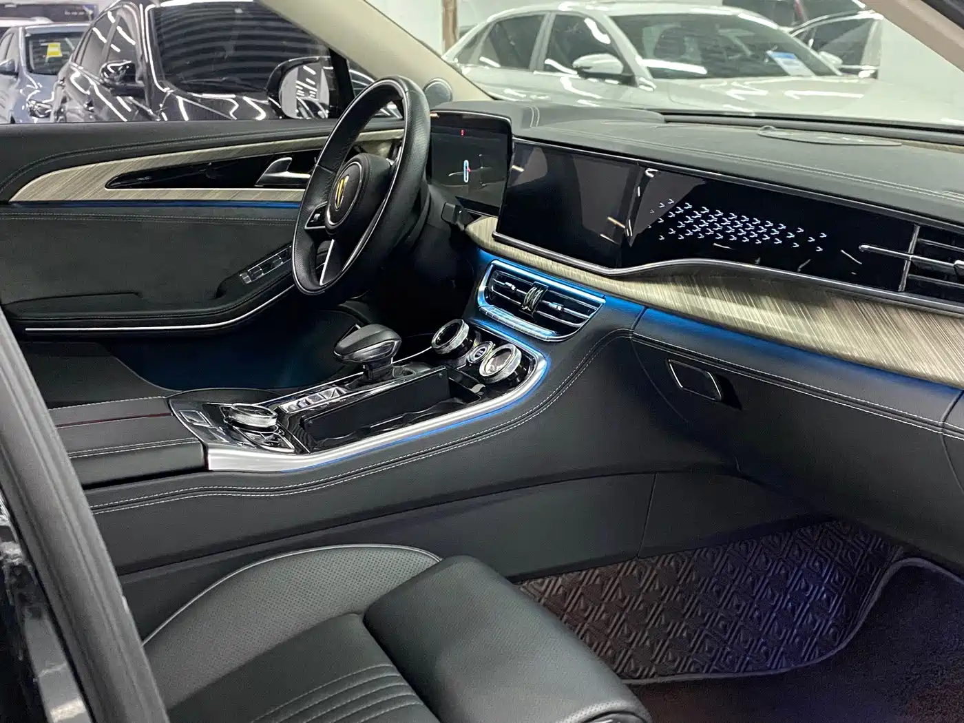 Hongqi H9 2021 2020 2.0T Smart Connection Qi Chang Edition