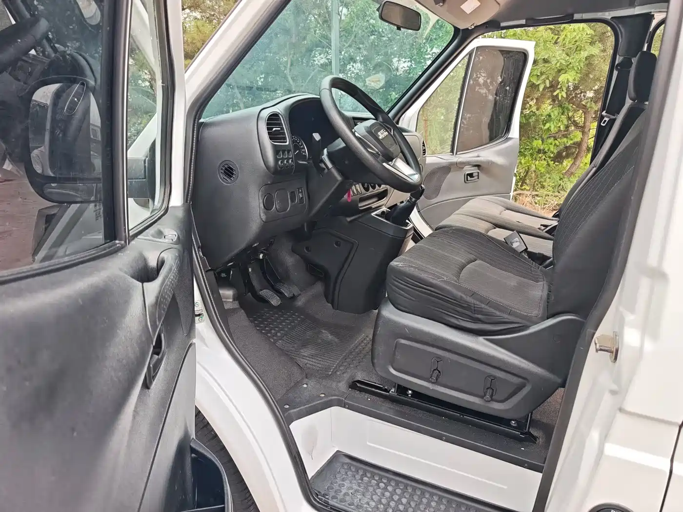 Jiangling Tesun 2022 2021 2.8T Space King Taurus Edition Short Wheelbase Medium-high Roof 6-seater Diesel China VI JX493
