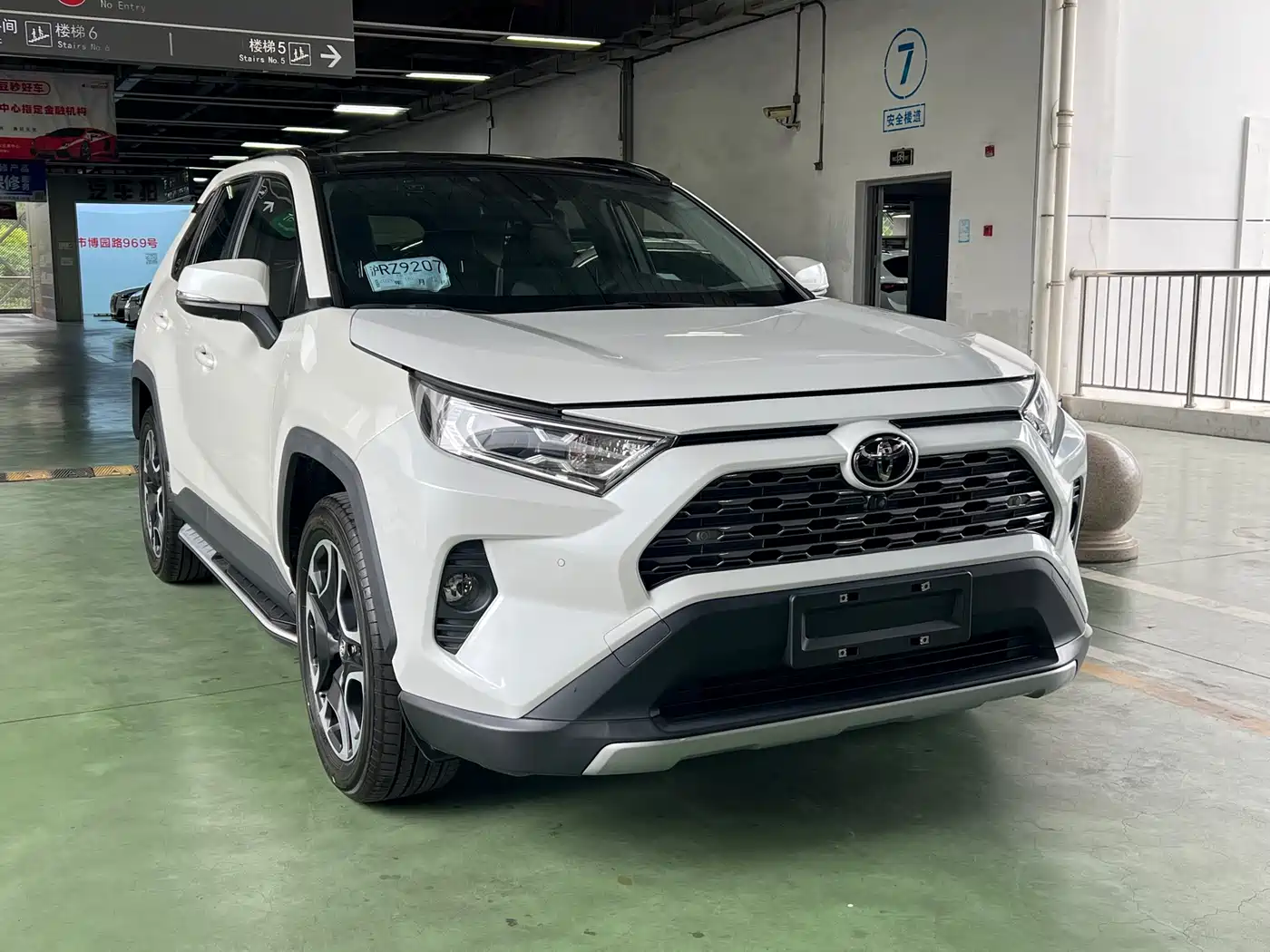 Toyota RAV4 Rongfang 2021 2.0L CVT 2WD Premium фото 3