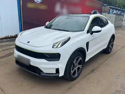 Lynk & Co 05