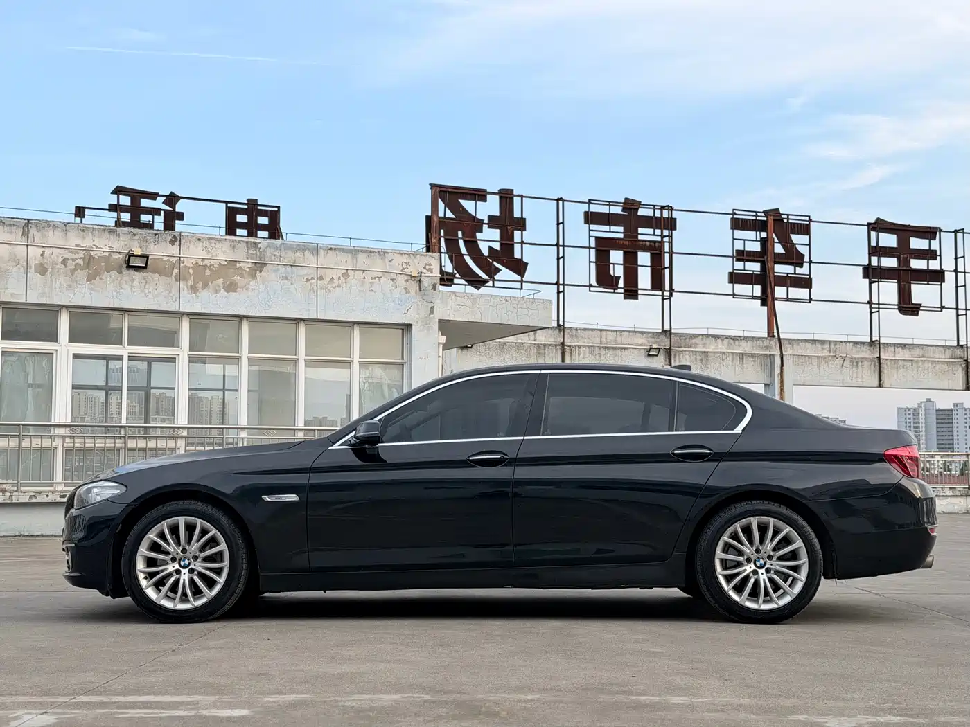 BMW 5 Series 2014 525Li Luxury Design Package фото 15