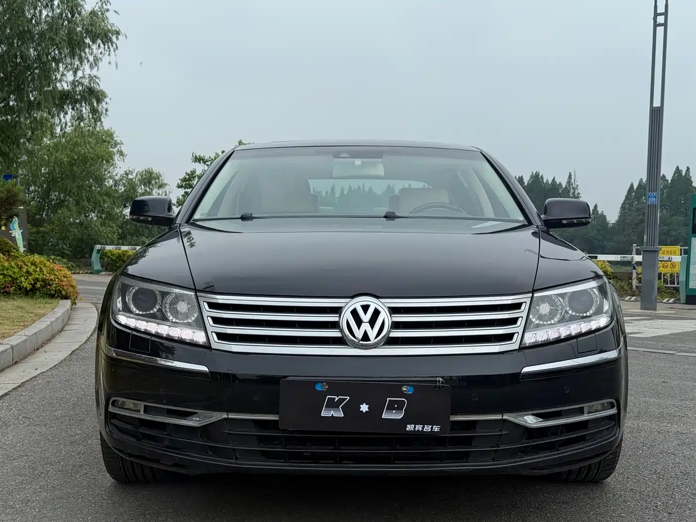 Volkswagen Phaeton 2013 4.2L Poltrona Frau Edition фото 2