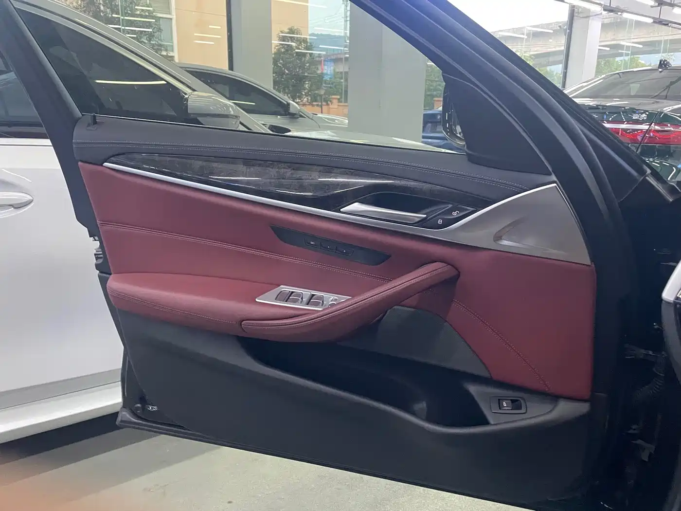 Фото 24 - BMW 5 Series