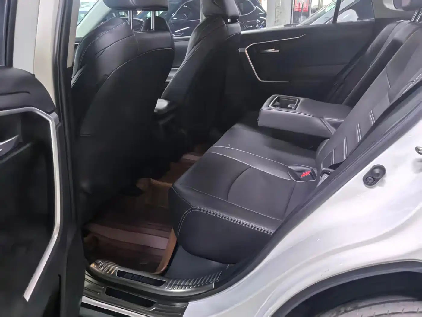 Toyota Wildlander 2020 2.0L CVT AWD Luxury Edition фото 12