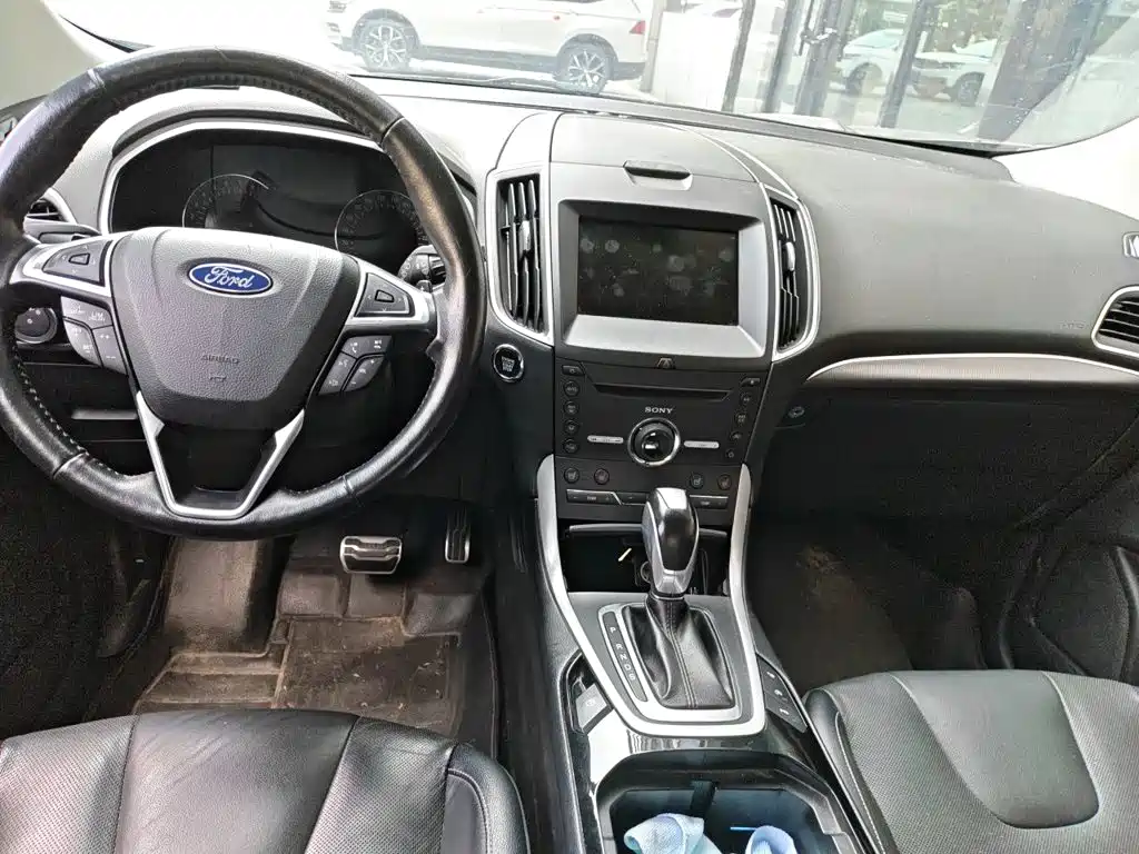 Фото 5 - Ford Edge