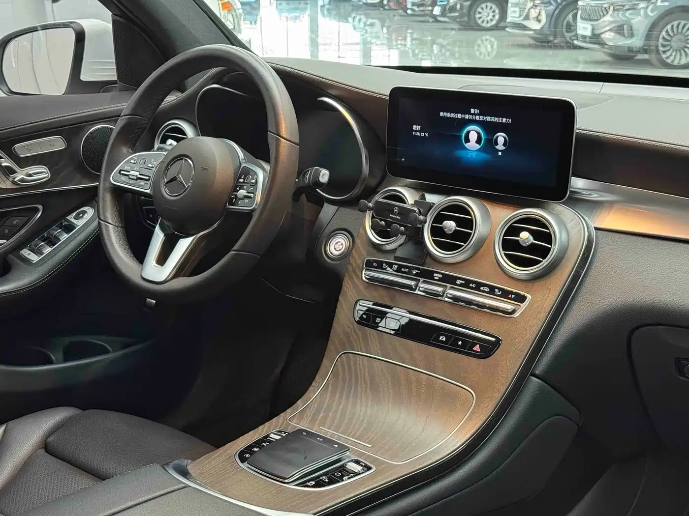 Фото 17 - Mercedes-Benz GLC