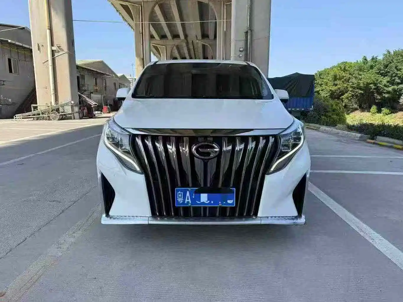 Photo 2 - GAC Trumpchi Trumpchi M8