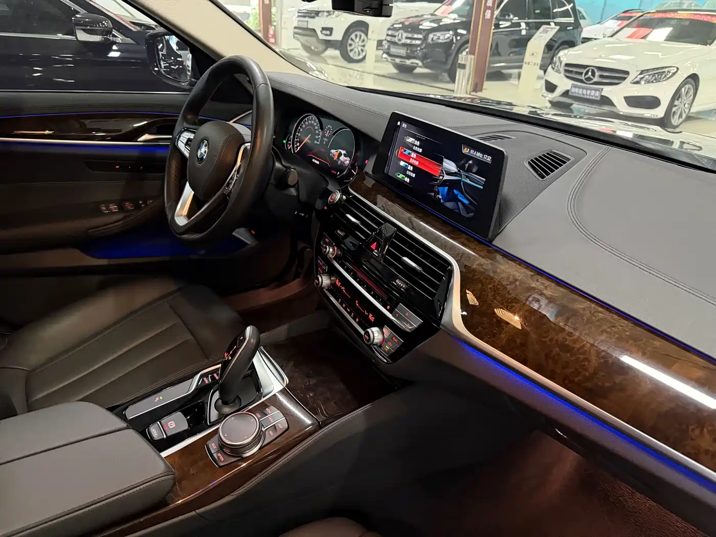 BMW 5 Series 2018 525Li Luxury Package фото 14
