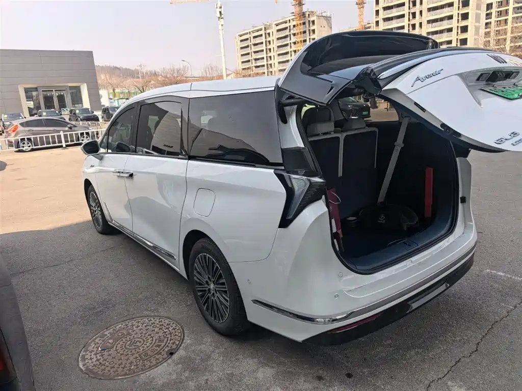 BUICK GL8 NEW ENERGY